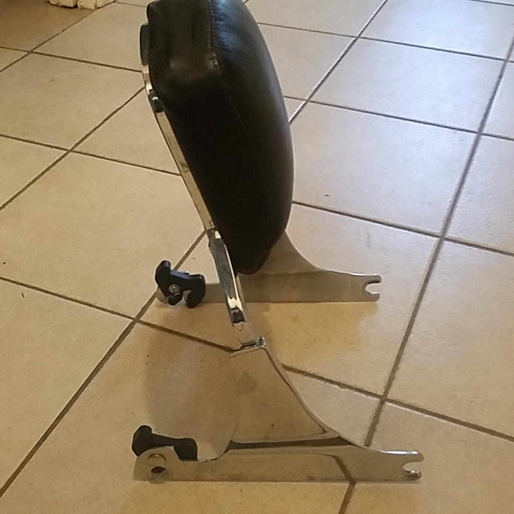 Removable rail 1994 Harley Softail also have lugga